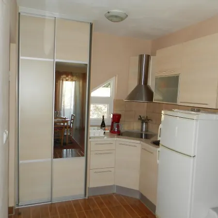 Roto Apartment Petrčane